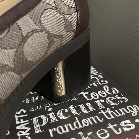 Coach Cora Loafer in the brown jacquard print size 6. - Picture 6 of 10